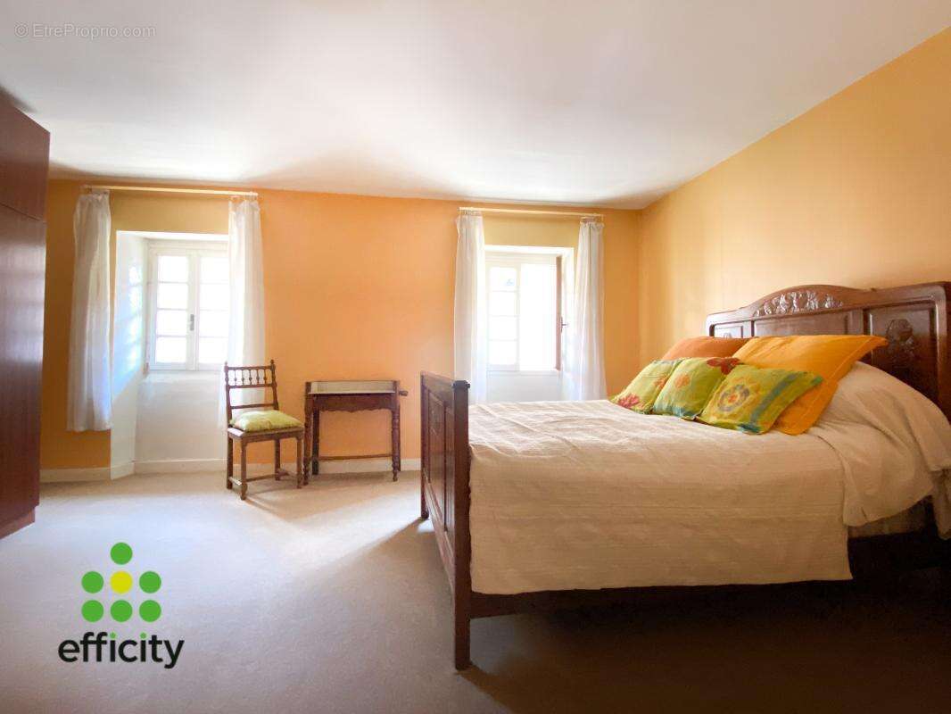 Maison 150 m² à Cressin-Rochefort  - photo 8