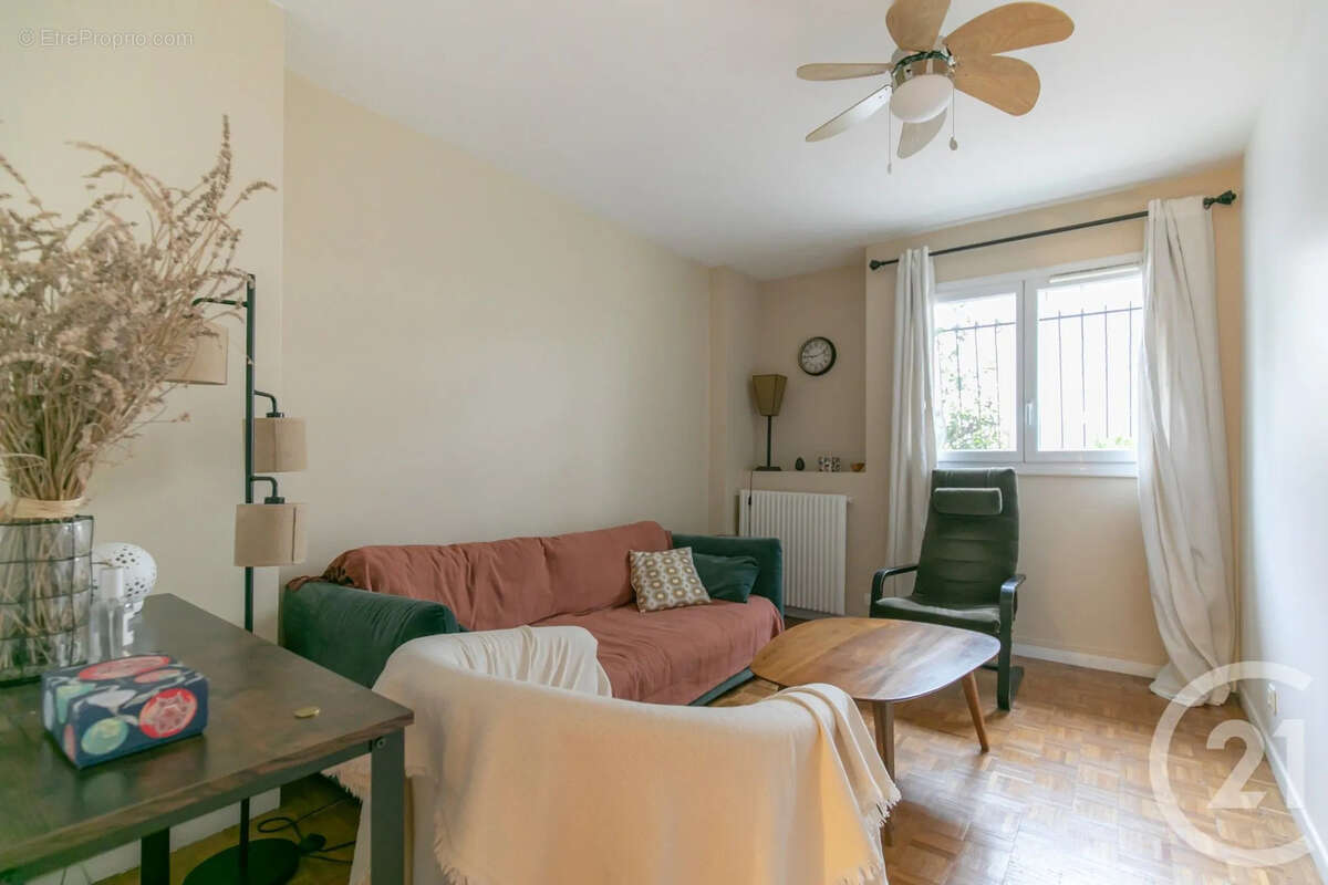 Appartement à SAINT-MAUR-DES-FOSSES