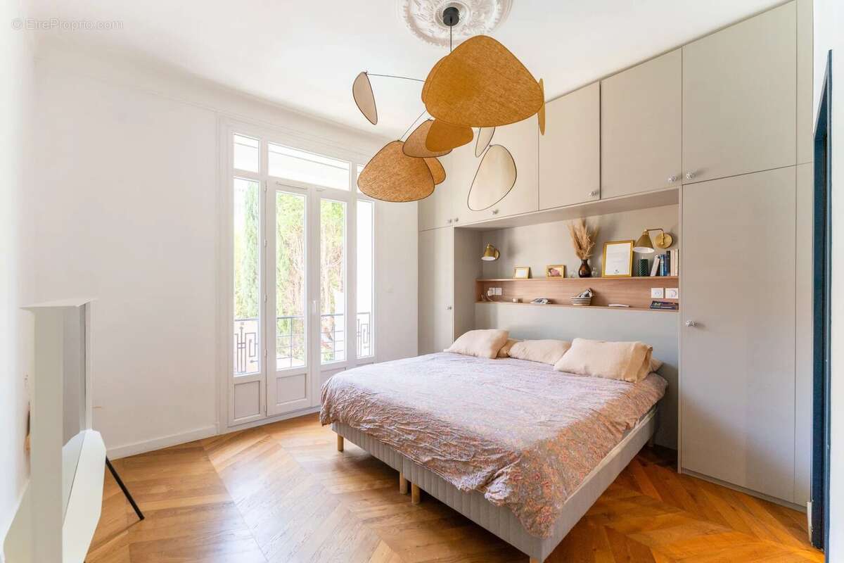 T4 à vendre 140m2 Marseille 13008 - Jardin et Piscine - photo 9
