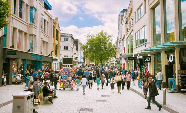 Commerce à COULAINES