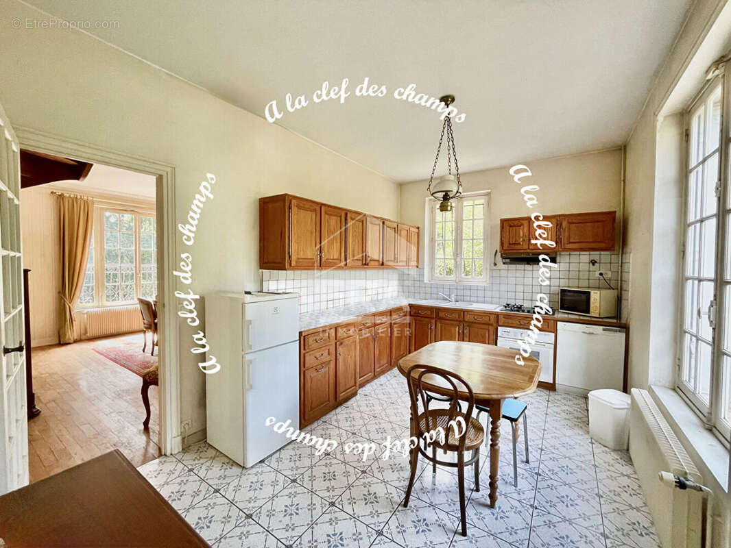 Maison à SAINT-REMY-LES-CHEVREUSE