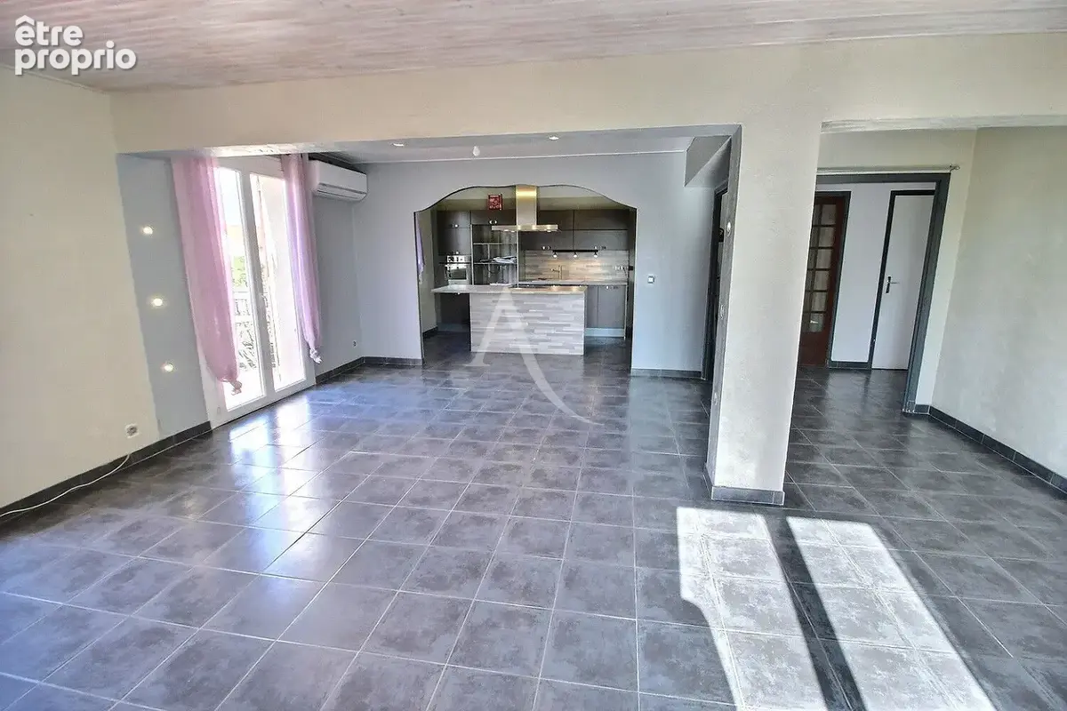 À vendre  ideal investisseur locatif villa 3 faces de 270 m² sur terrain de 390 m² - photo 16