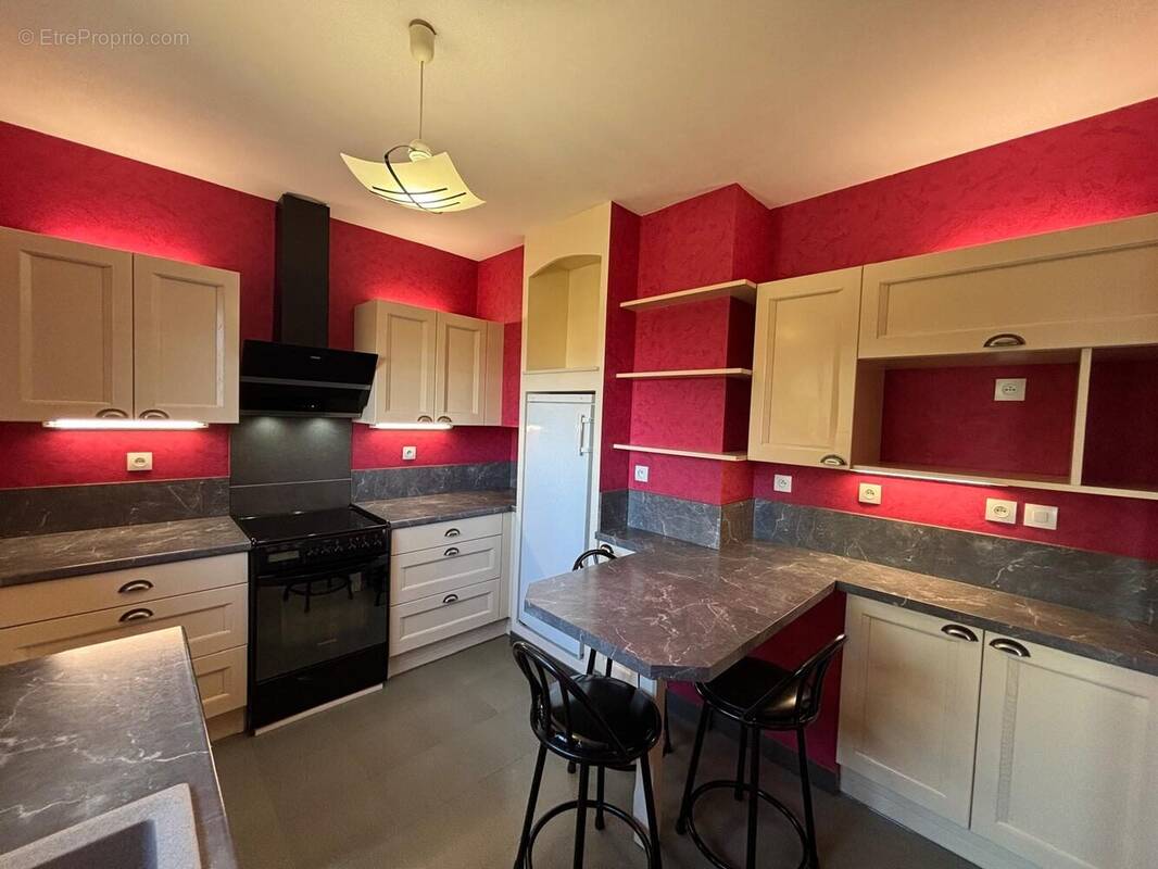 Maison à SAINT-PARIZE-LE-CHATEL