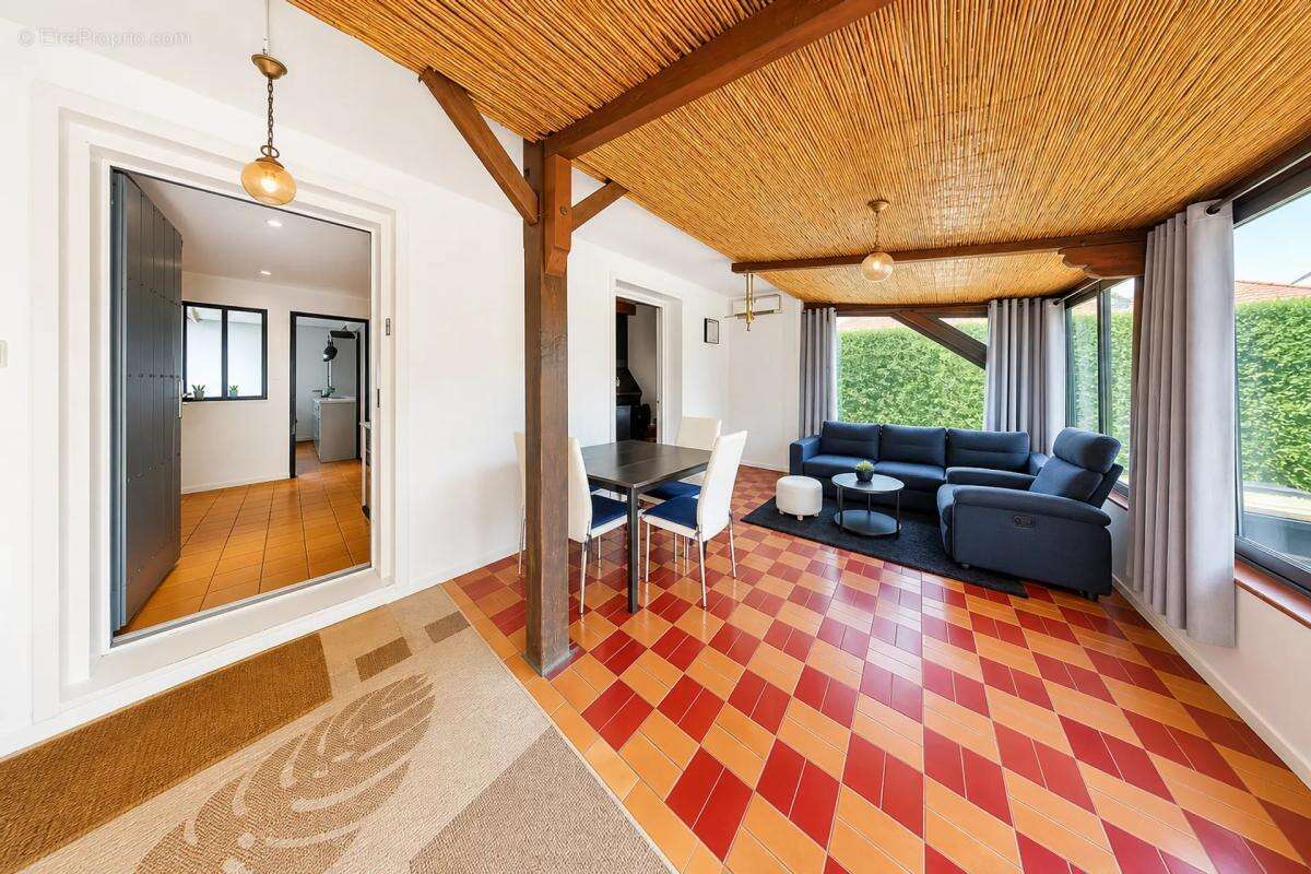 Maison de 6 pièces - 4 chambres de 155 m² à Chéroy - photo 8