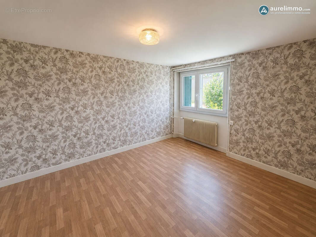 Maison 94 m² à Montlucon  - photo 9