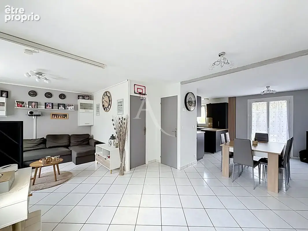Maison Nanteuil-lès-meaux - 4 chambres - jardin de 530 m2 - Plusieurs stationnements - photo 3