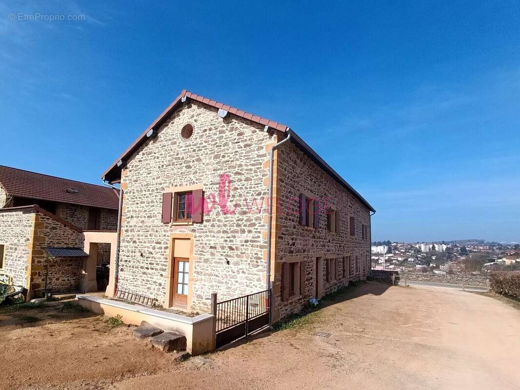 Appartement à FLEURIEUX-SUR-L'ARBRESLE