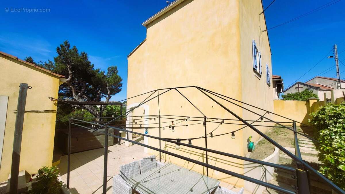 Photo 2 - Maison à MARSEILLE-15E