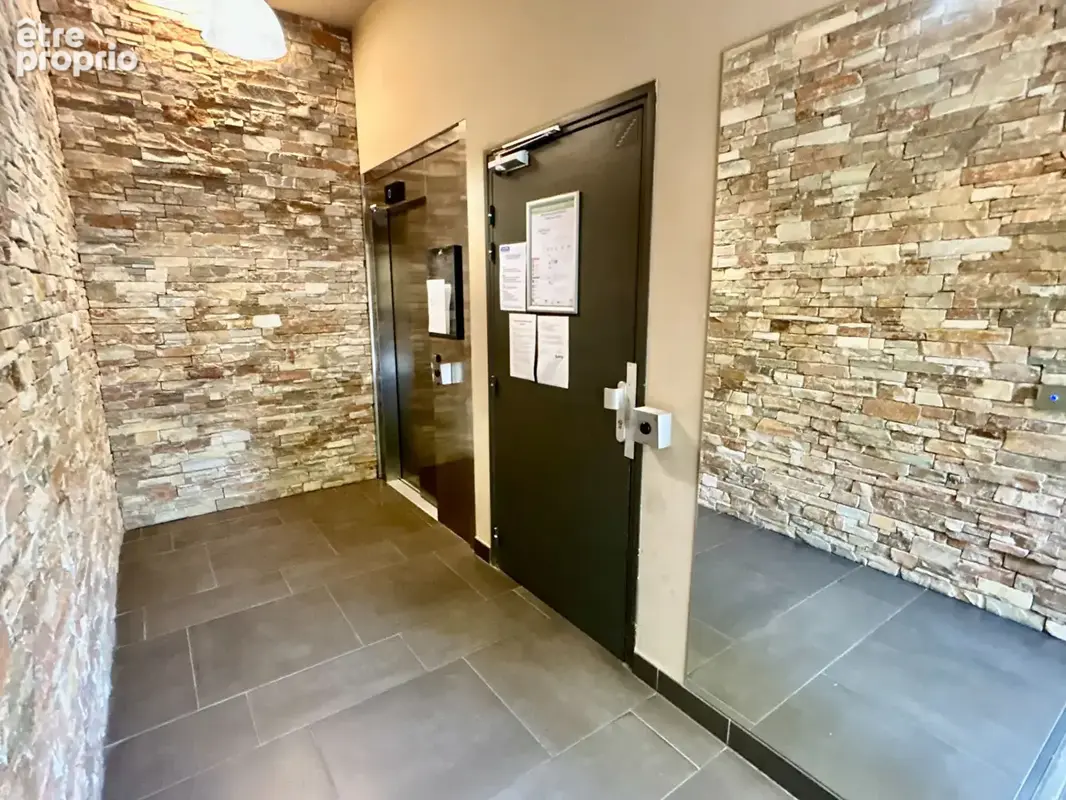 Appartement T2 récent avec terrasse - photo 9