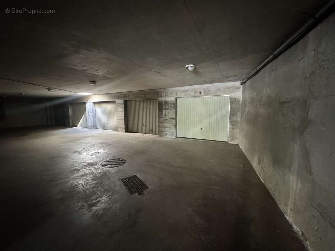 Parking à CHATELGUYON