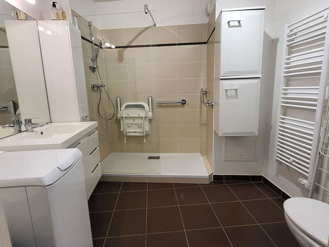 Appartement à LES CLAYES-SOUS-BOIS