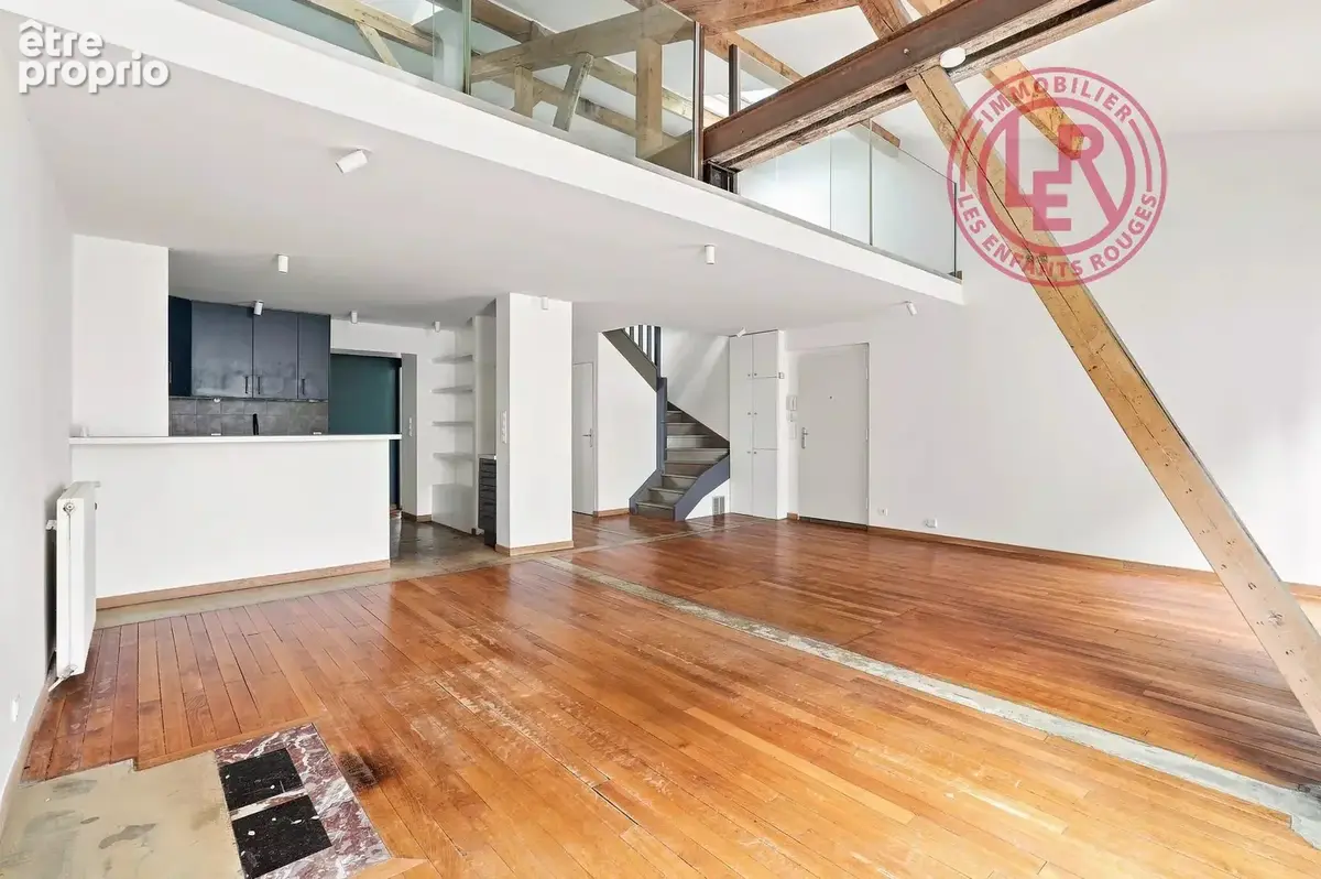 Paris 3ème - Enfants Rouges / République - Duplex en dernier étage dans un style loft - photo 2