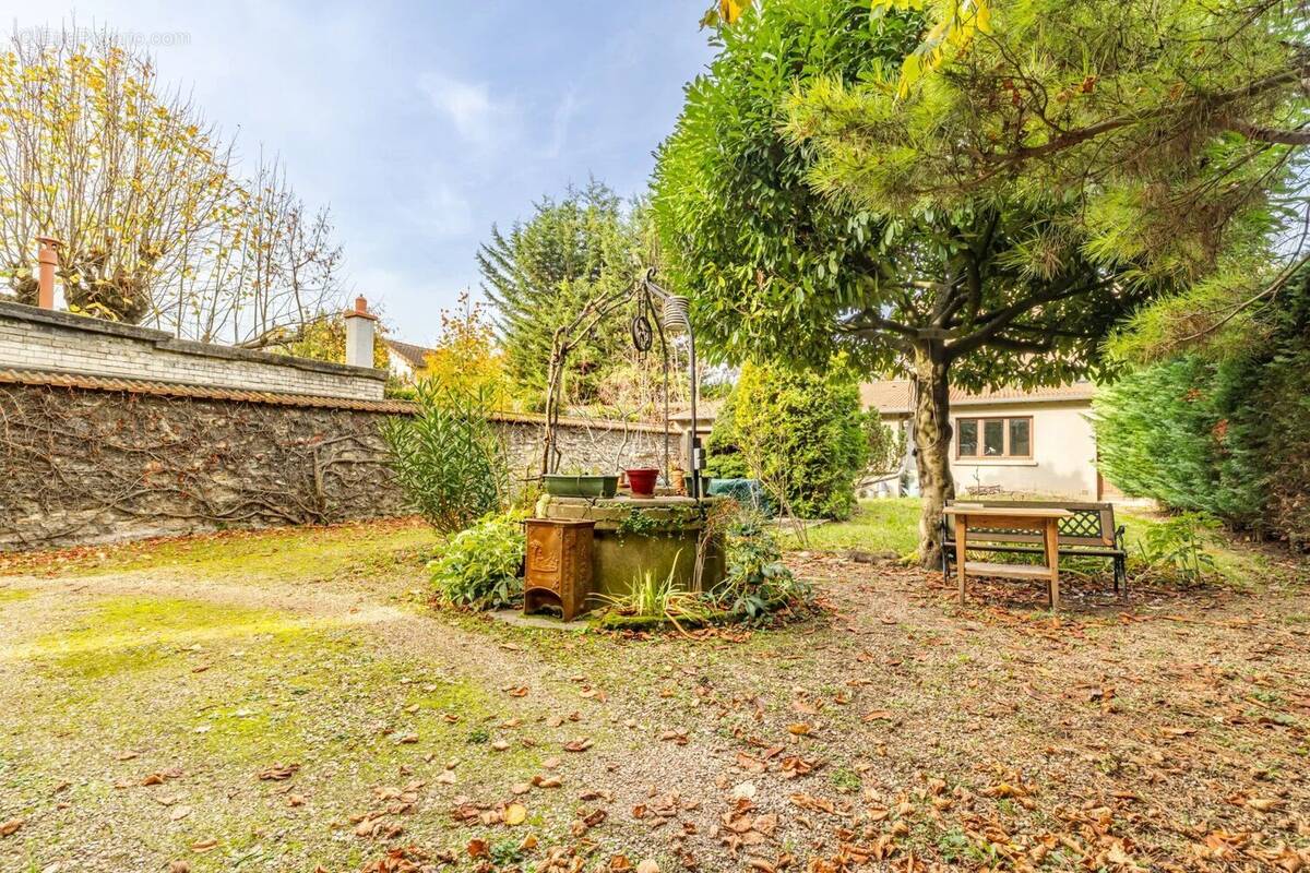 Maison à SAINT-MAUR-DES-FOSSES