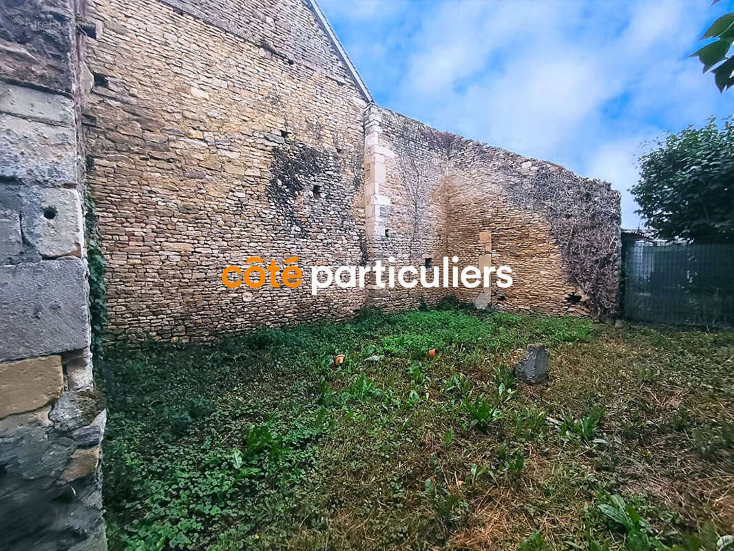 Maison à MEZIDON-CANON