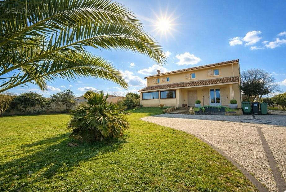 Maison à AMBARES-ET-LAGRAVE