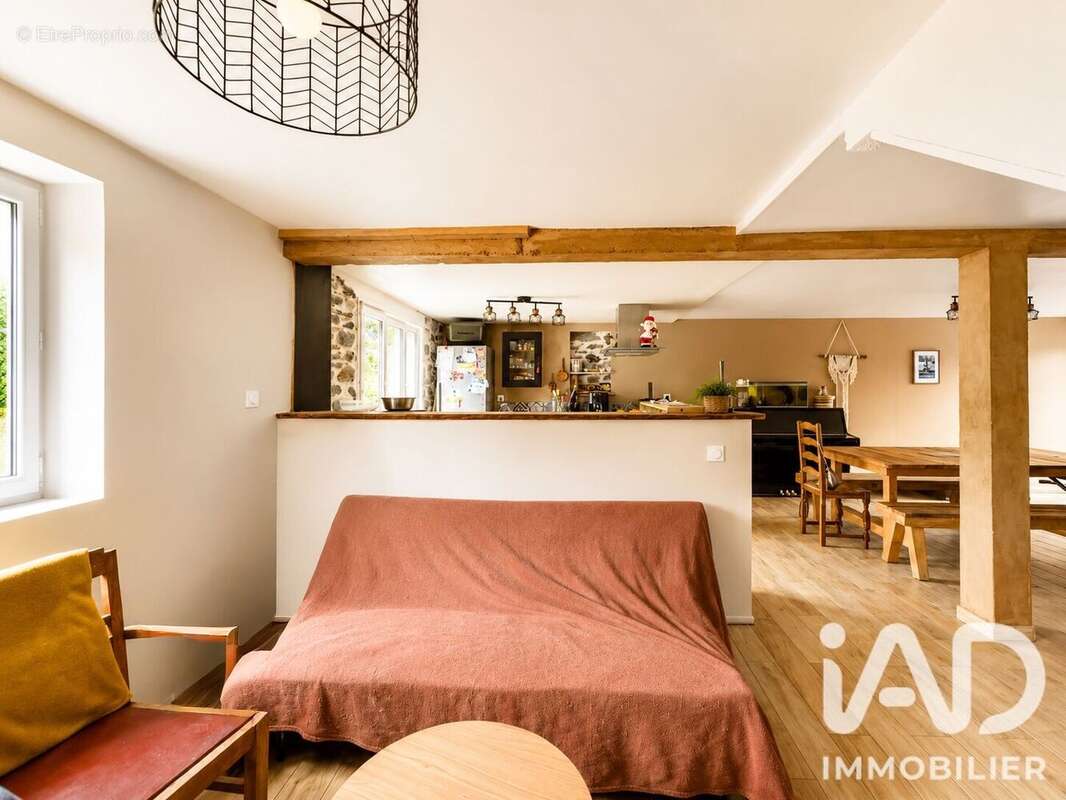 Maison 110 m² à Favars  - photo 3