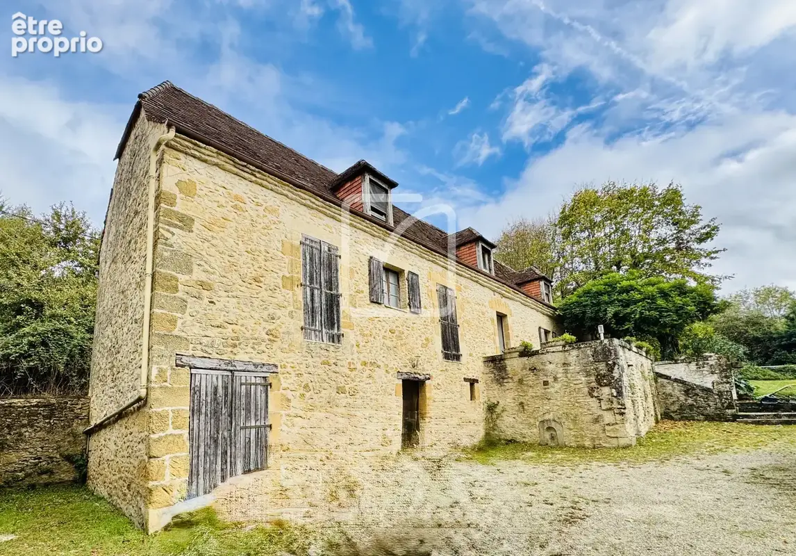 Demeure de caractere dominant sarlat avec dépendances et piscine - photo 8