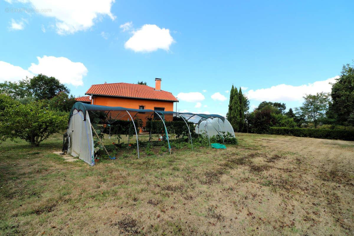 Maison à AURIGNAC