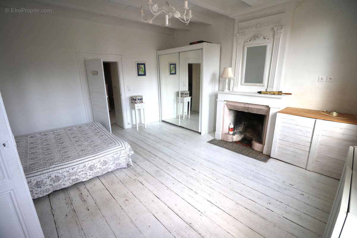 Maison à SAINT-SAVINIEN