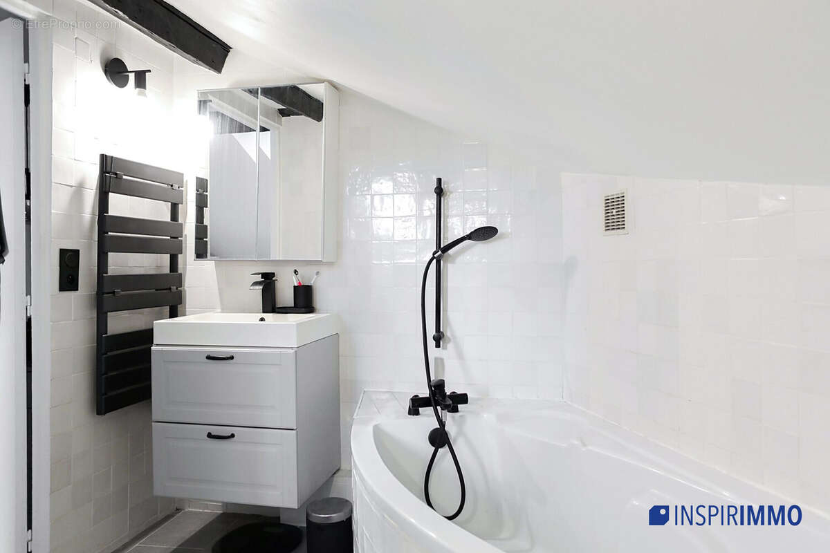 sdb - Appartement à LE VESINET