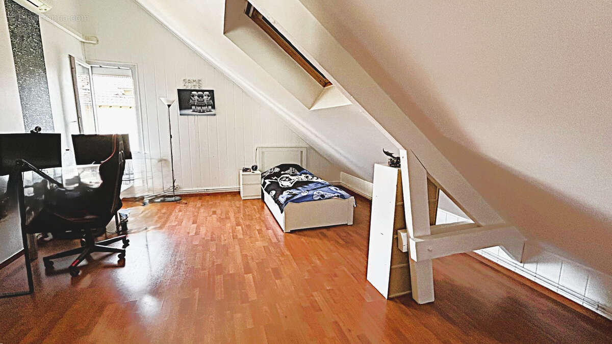 Maison 181 m² à Saint-Leu-La-Foret  - photo 7