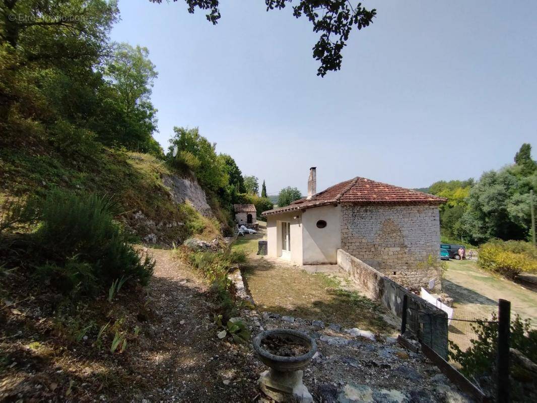 Maison à CASTELNAU-MONTRATIER