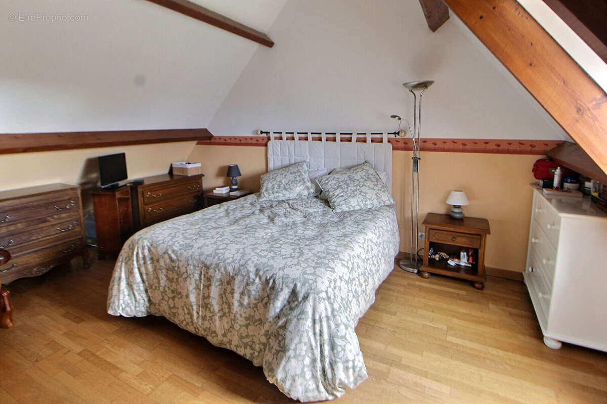 Maison à CHANTELOUP-LES-VIGNES