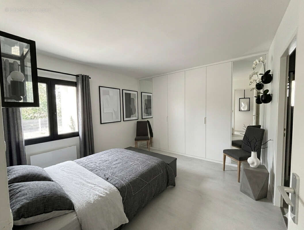 Idéalement située maison de 145m2 avec piscine - photo 9
