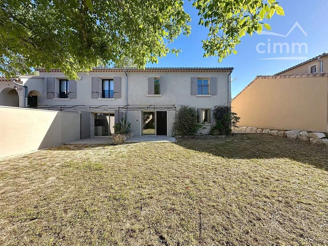 Maison à L&#039;ISLE-SUR-LA-SORGUE