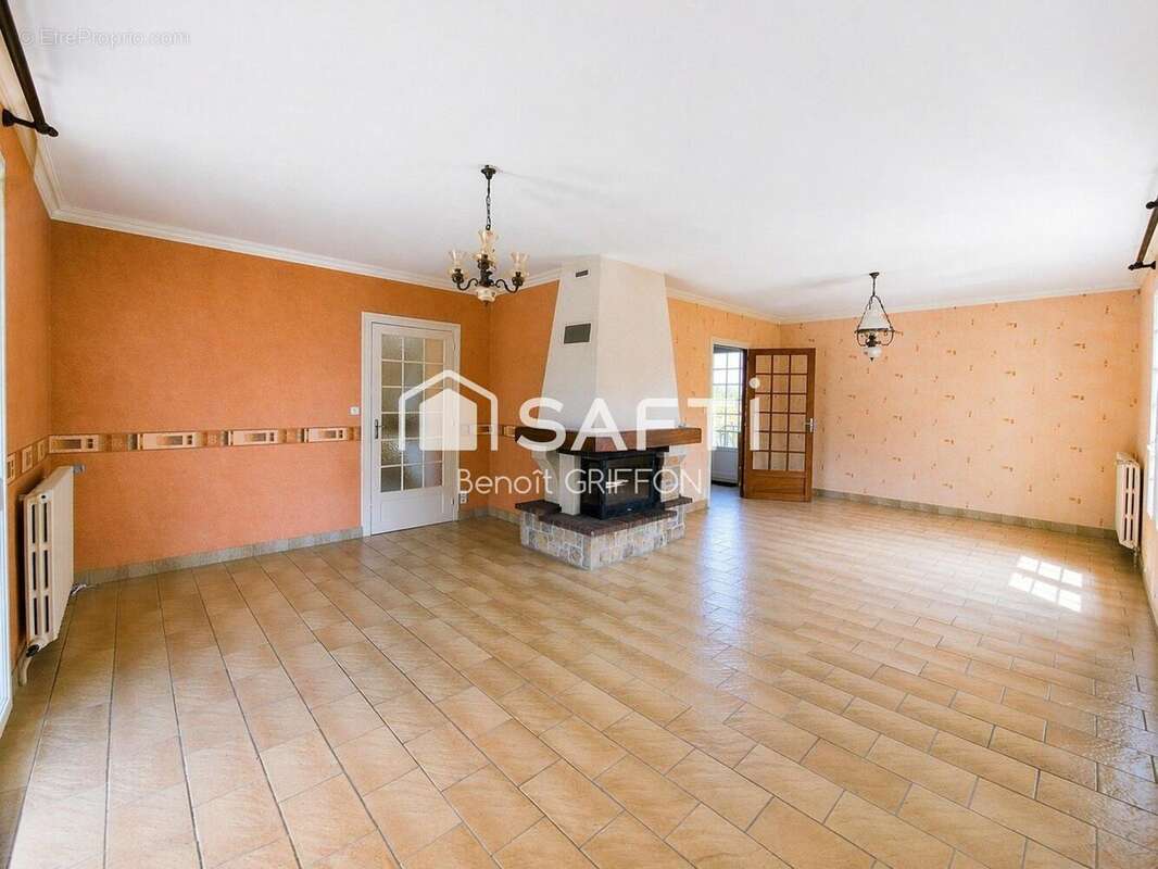 Photo 3 - Maison à LA ROMAGNE