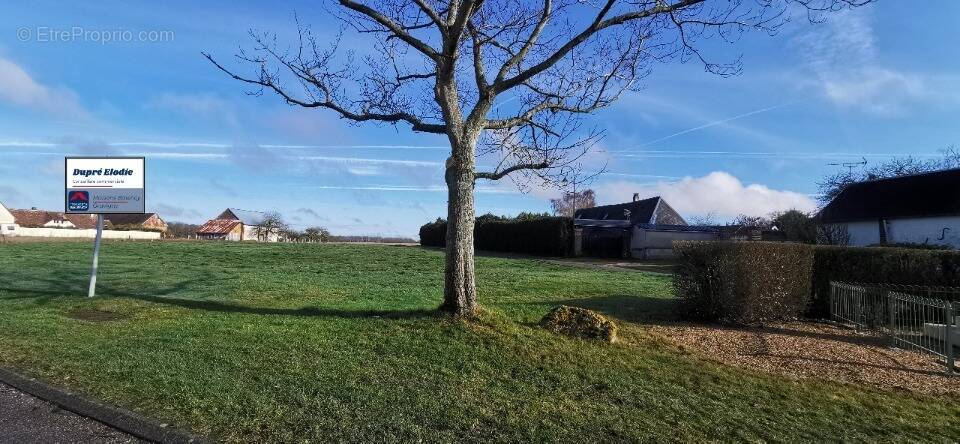 Terrain à GARENCIERES