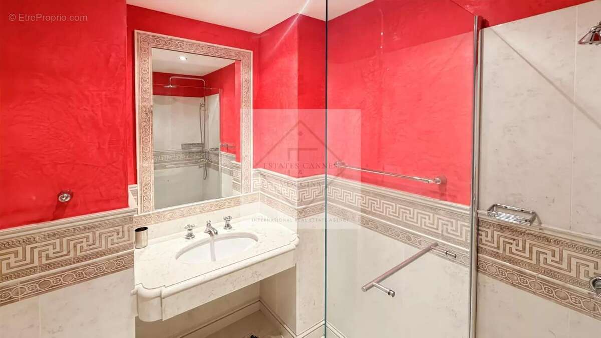 Appartement à MANDELIEU-LA-NAPOULE