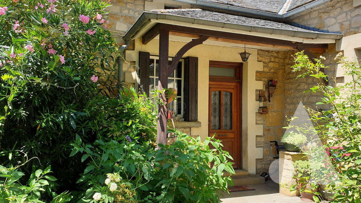 Maison à SALIGNAC-EYVIGUES