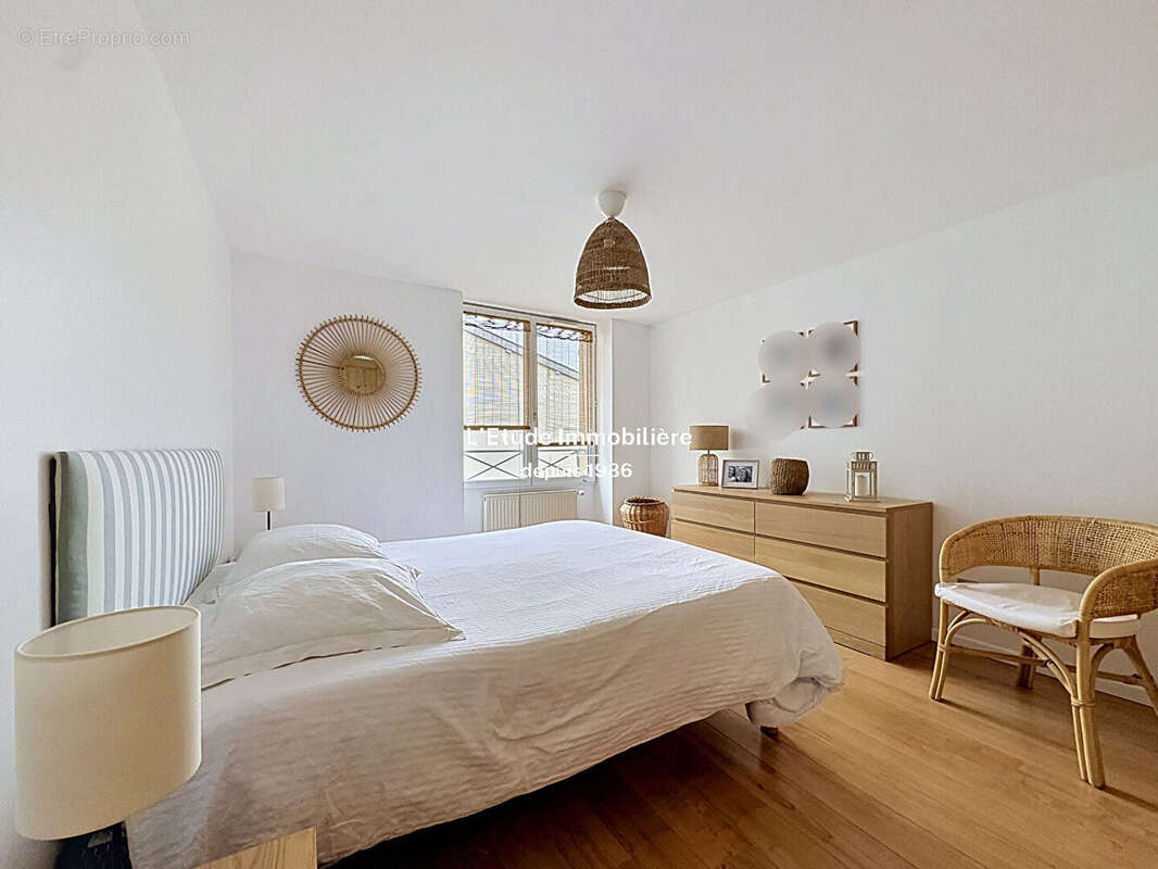 A VENDRE Maison Caluire LE BOURG 6 pièce(s) 136.30 m2 avec jardinet et Terrasse - photo 7