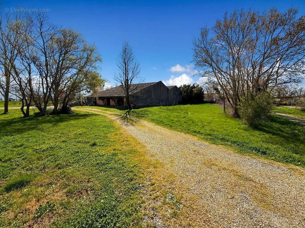 Maison à SAINT-CLAR-DE-RIVIERE