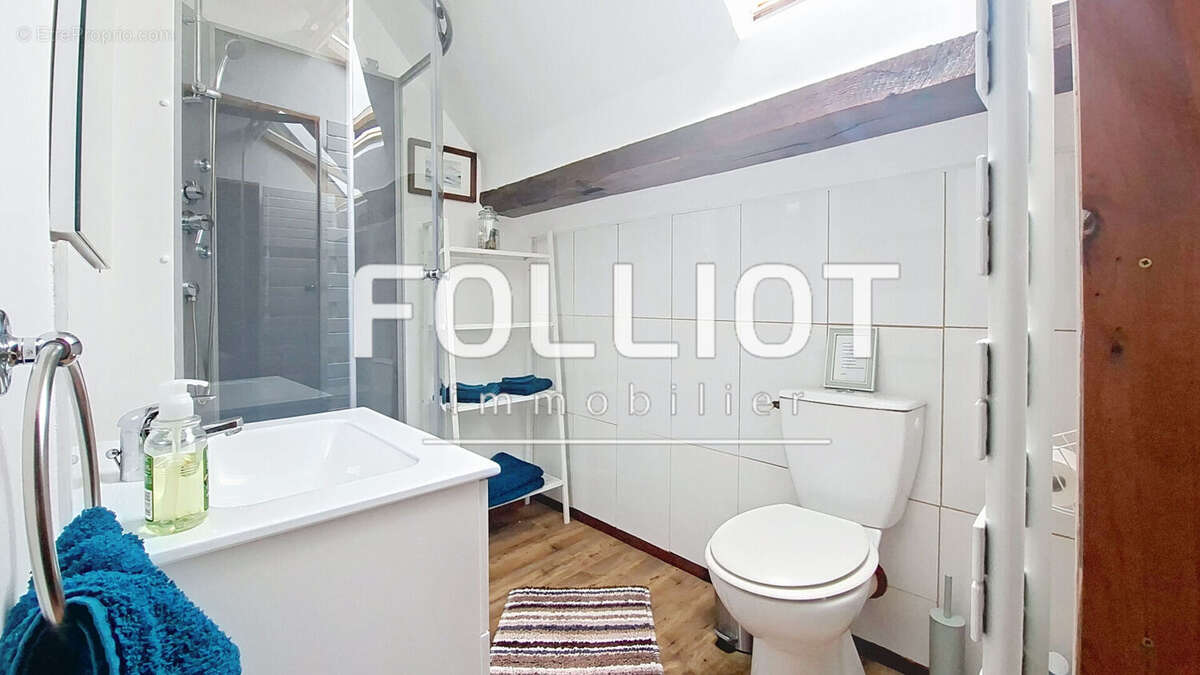 Maison à SAINT-GEORGES-DE-LIVOYE