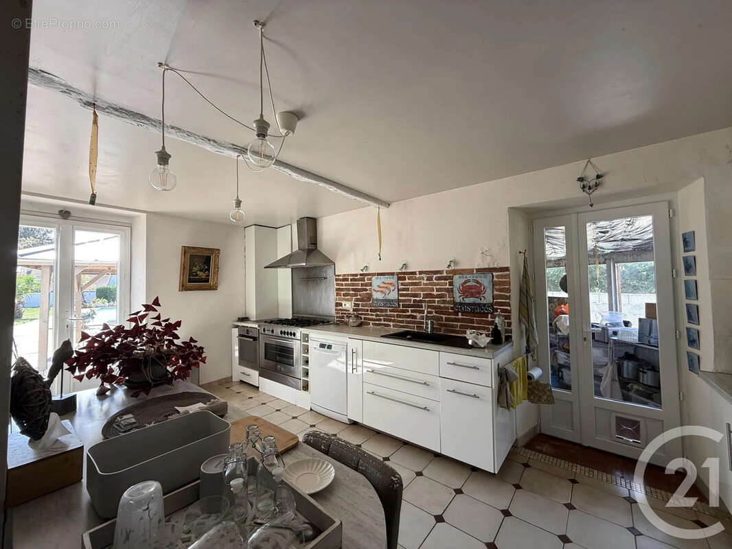 Maison 285 m² à Orthez  - photo 8