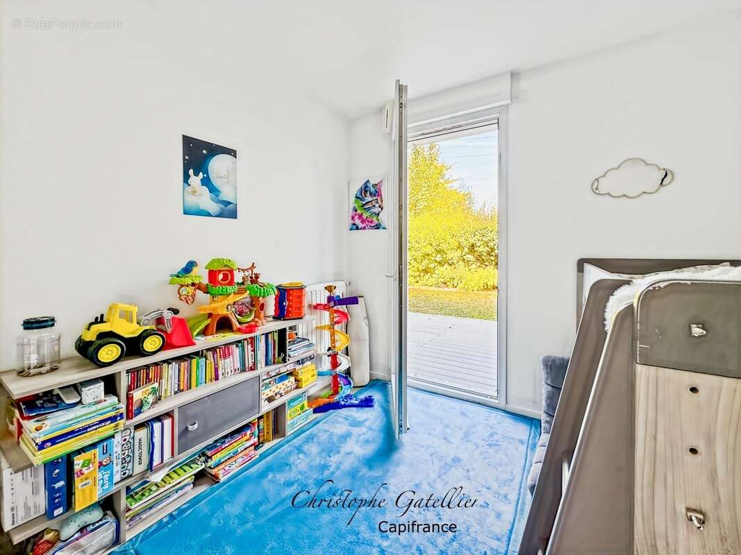  Appartement 4 pièces – 3 chambres - jardin - terrasse – double parking en sous-sol  - photo 11