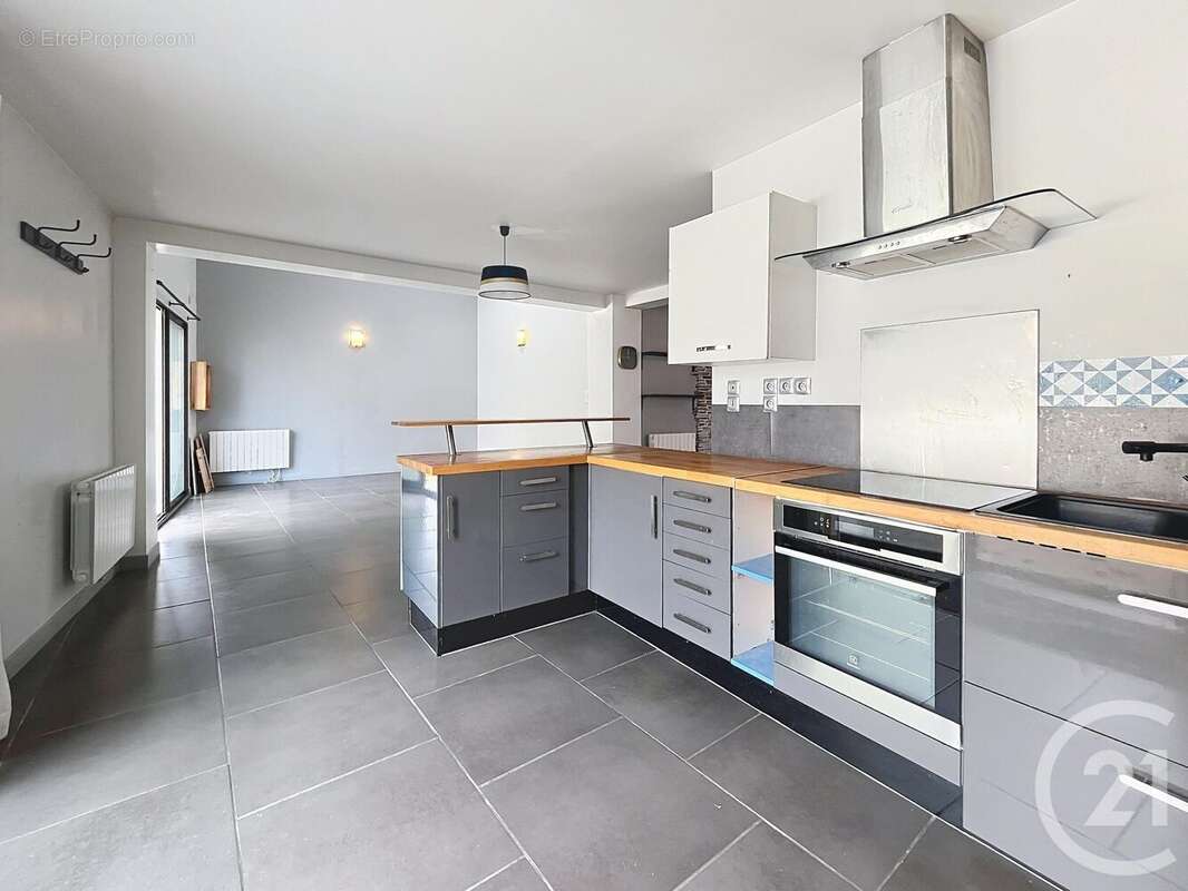 Maison à MONTIERAMEY