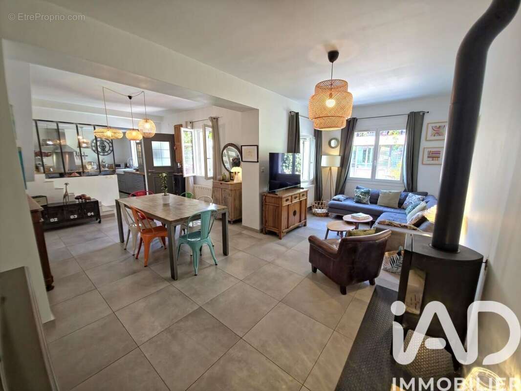 Maison 150 m² à Saint-Gilles  - photo 8