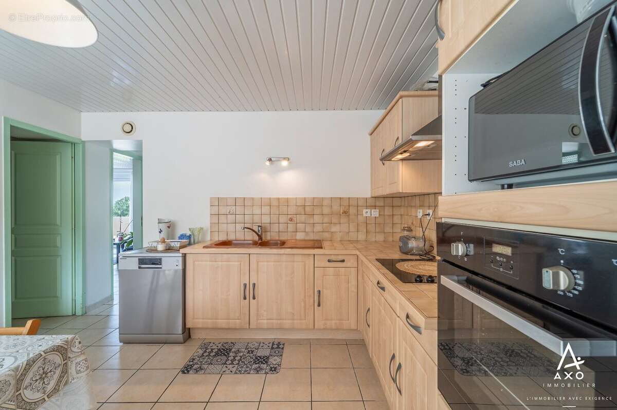 Maison T6 avec jardin et carport sur un terrain avec vue dégagée - photo 8
