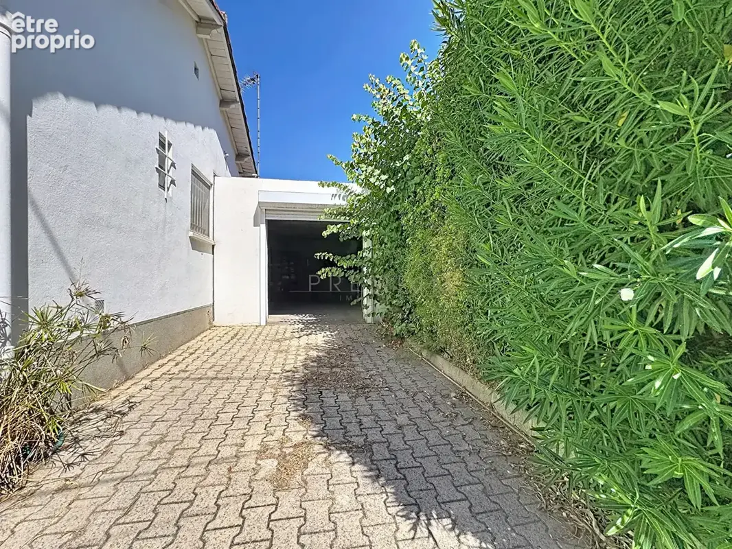 Maison de plain-pied avec garage dans le quartier Mion  à 15 min à pied de la Comédie - photo 9