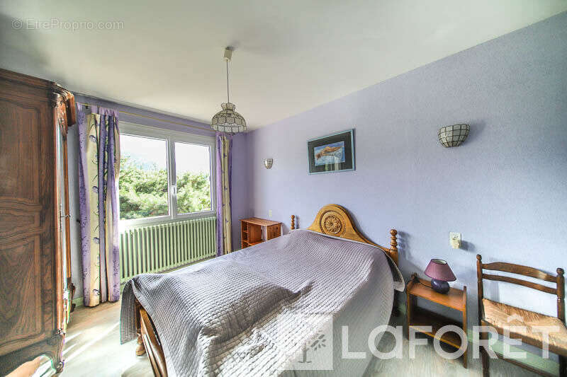 **MAISON TYPE 9 sur TERRAIN de 2600m² - EMBRUN - 9 pièces - photo 13