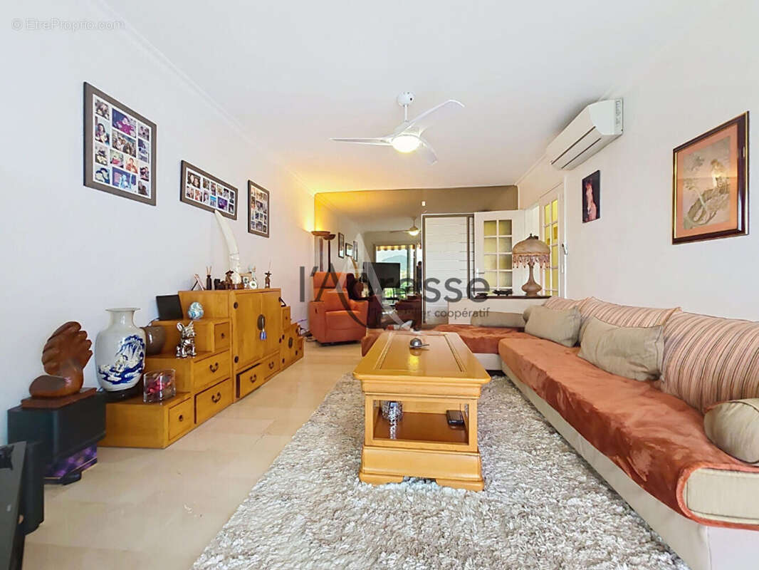 Appartement à MANDELIEU-LA-NAPOULE