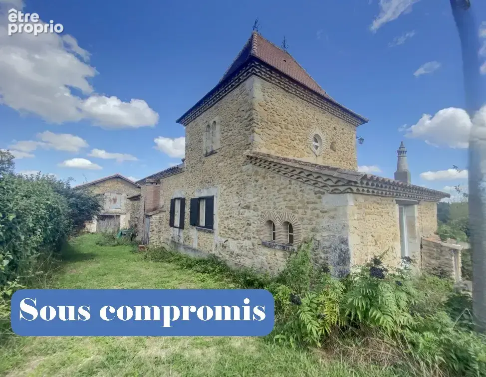 Maison à DOUVILLE