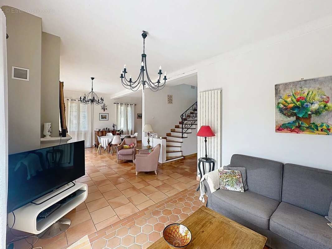 Maison à VALLAURIS
