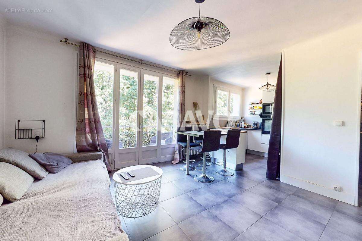 Appartement à TASSIN-LA-DEMI-LUNE