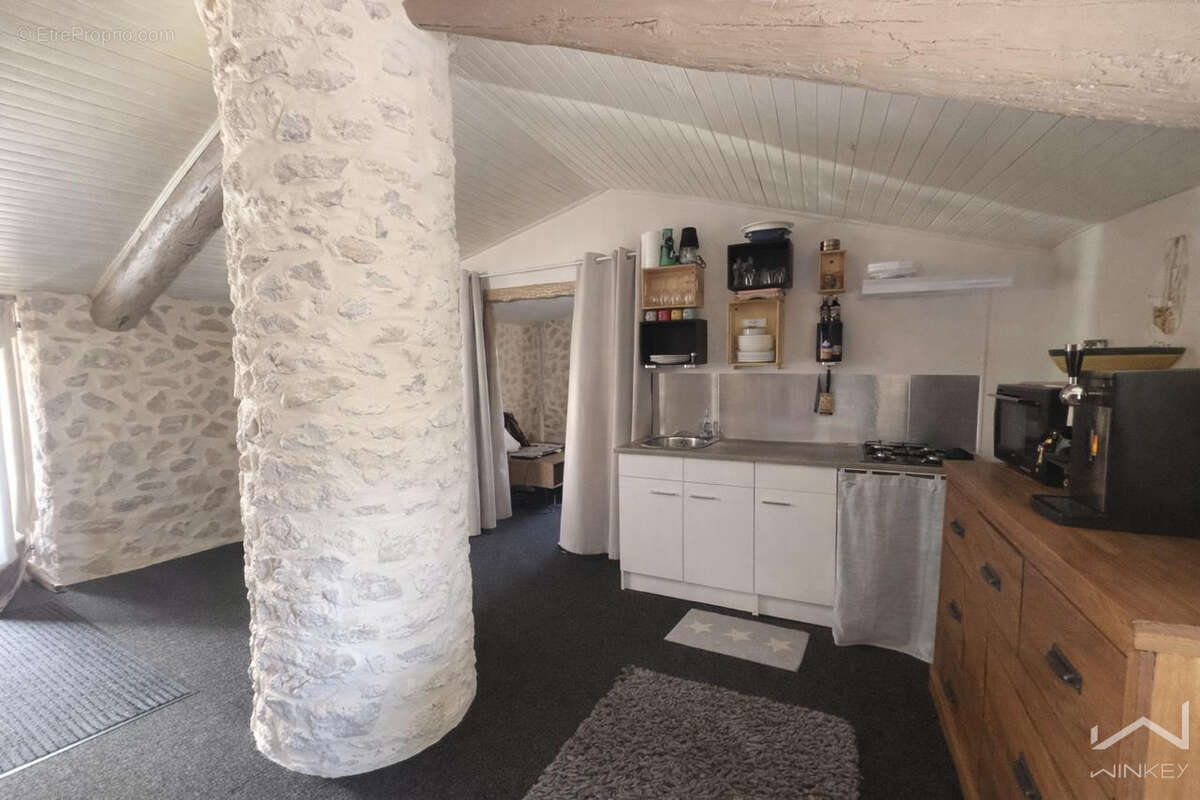 Maison à SAINT-MONTAN