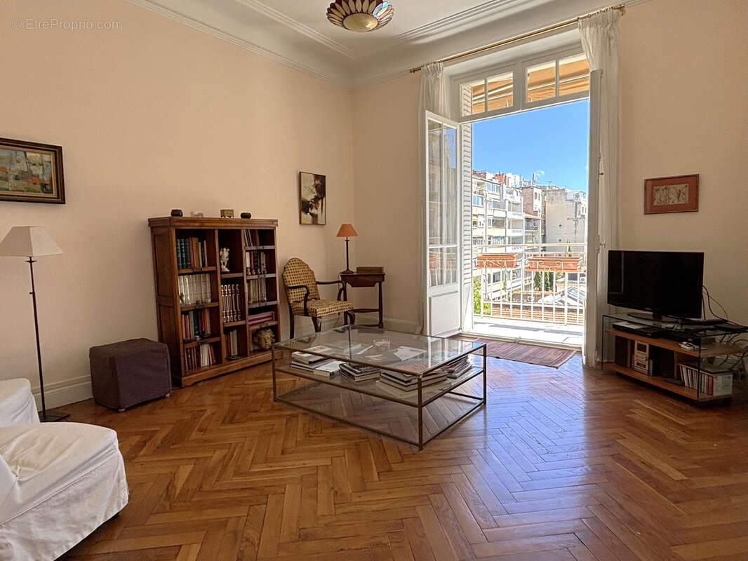 Appartement à MARSEILLE-8E
