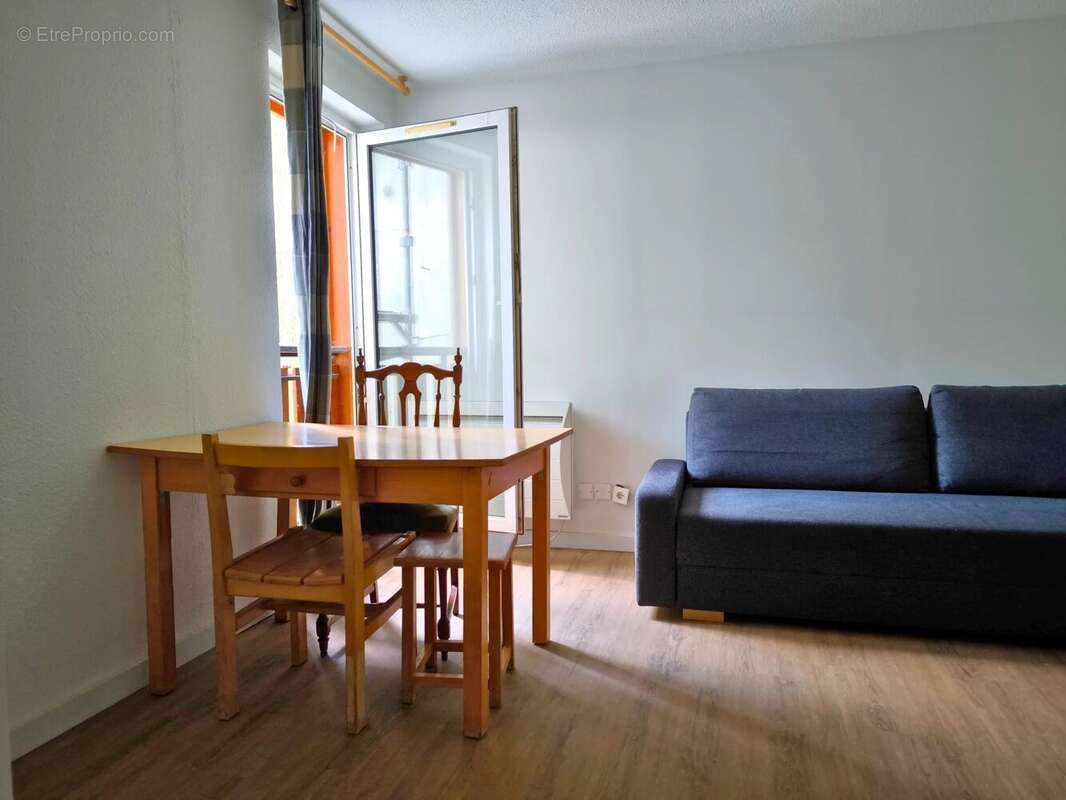 Appartement rénové - Secteur 1800 - photo 8